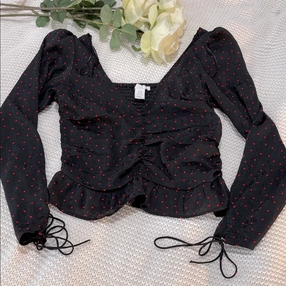 ❤️H&M Black Blouse with Red ❤️Accents - Picture 1 of 4